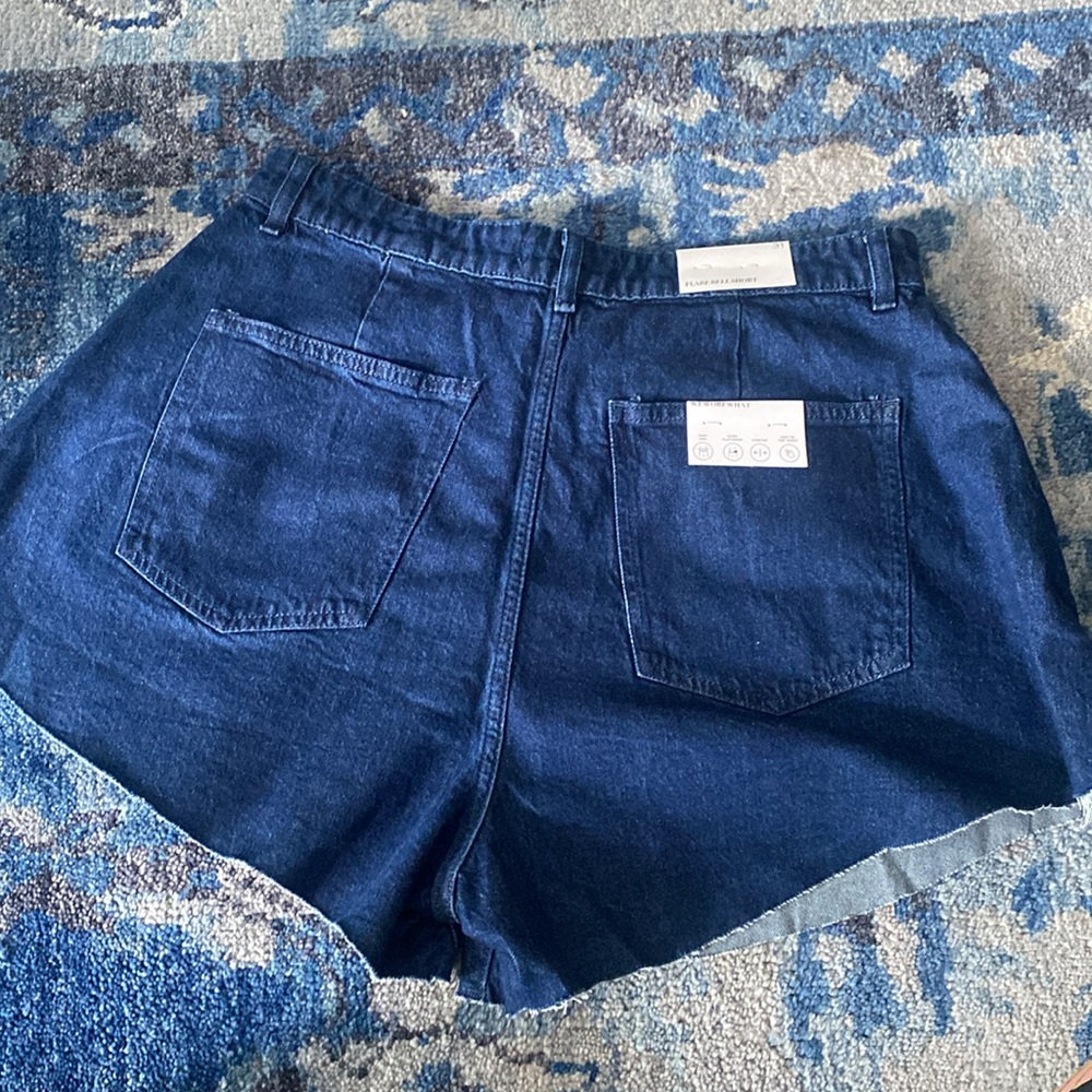 WeWoreWhat flare bell short, size 31 - Picture 3 of 4